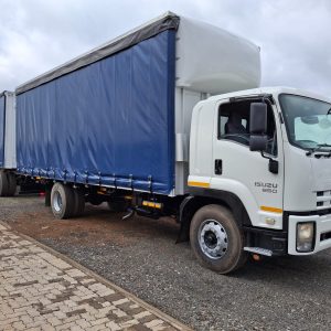 2015 Isuzu FTR 850 Curtain side with Paramount Drawbar