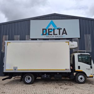 2017 Isuzu NPR 400 Fridge