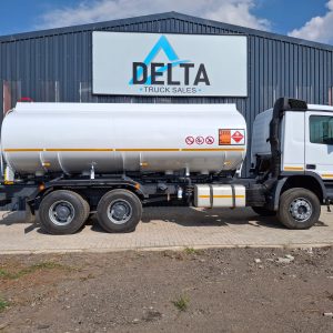 2006 Mercedes Benz 3331 Fuel Tanker