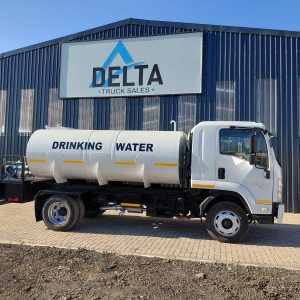 2017 Isuzu FSR800 Drinking Water