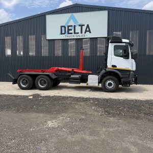 2020 Mercedes Benz 3336 Hooklift